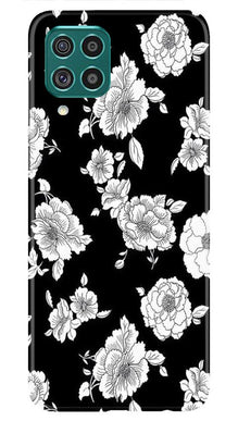 White flowers Black Background Mobile Back Case for Samsung Galaxy M32 (Design - 9)