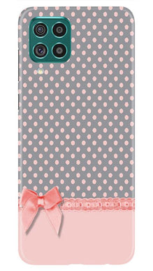 Gift Wrap2 Mobile Back Case for Samsung Galaxy M32 (Design - 33)